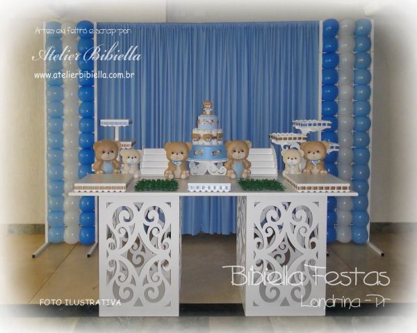DECORAÇÃO URSINHO MESA 2 CUBO ARABESCO GRADE CORTINA MDF BOLO SEM NOME - Aluguel em Londrina