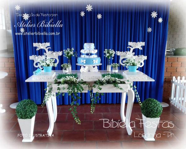 DECORAÇÃO CHÁ DE FRALDAS SEM TEMA MESA LUIZ XV CORTINA MDF FLORES BOLO - Festa Londrina